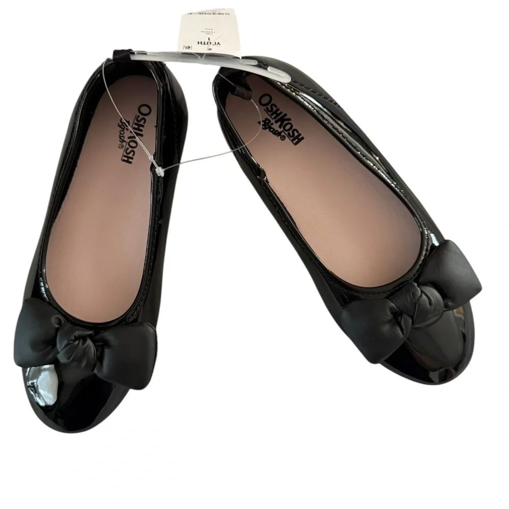 OshKosh B'gosh Glossy Black Flats with Bow